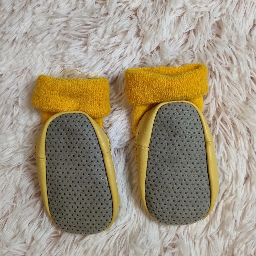 Unbranded Non-Slip Toddler Fleece Socks with Faux Leather binding Yellow Bear OS